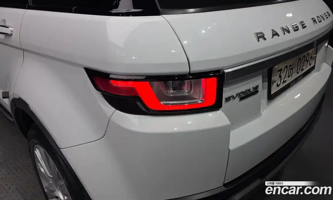 Land Rover Range-Rover Evoque 2016 2.0 гидро в Москве № 1915109, фото 8