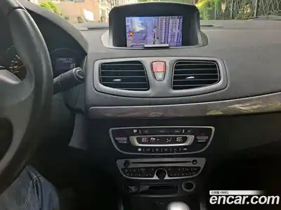 Renault SM3 2010 1.6 гидро в Москве № 1915301, миниатюра 9