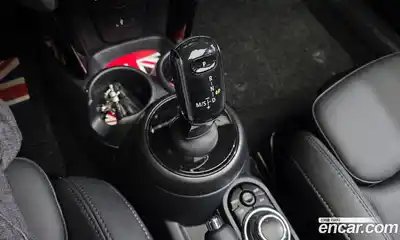 Mini Cooper Convertible 2024 1.5 гидро в Москве № 1915641, миниатюра 12