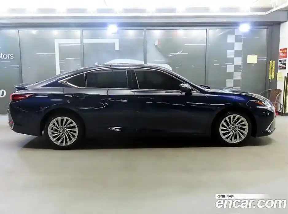 Lexus ES 2022 2.5 гидро в Москве № 1917186, фото 3