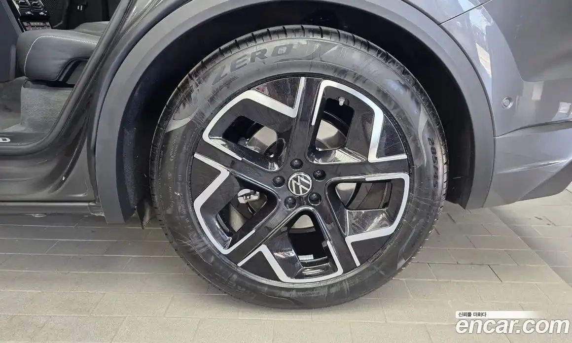 Volkswagen Touareg 2025 3.0 гидро в Москве № 1917276, фото 7