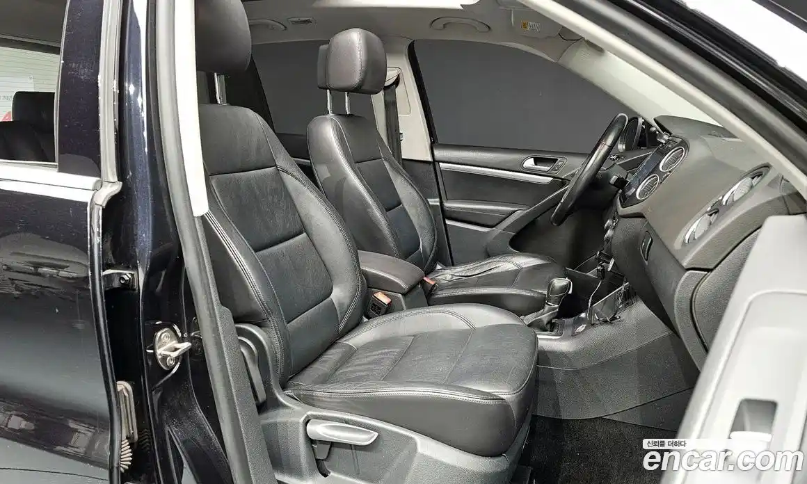 Volkswagen Tiguan 2014 2.0 гидро в Москве № 1918298, фото 11