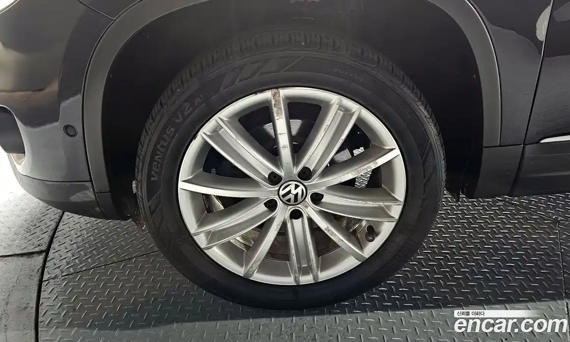 Volkswagen Tiguan 2014 2.0 гидро в Москве № 1918298, фото 5