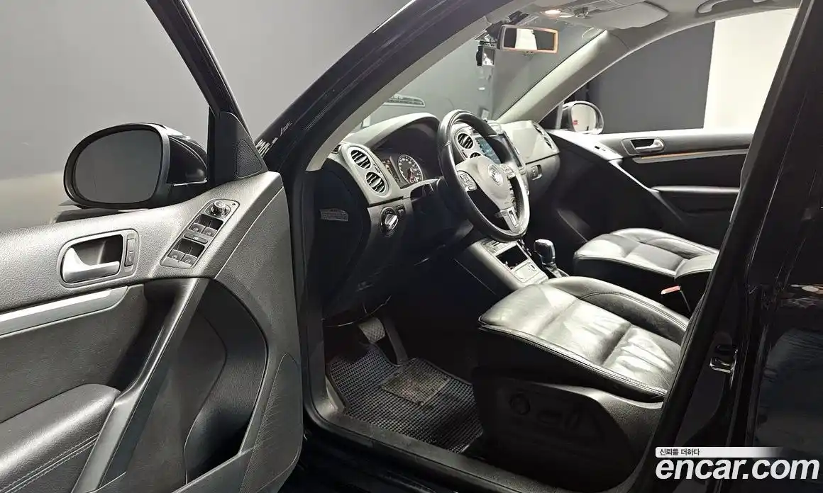 Volkswagen Tiguan 2014 2.0 гидро в Москве № 1918298, фото 10