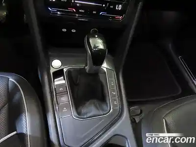 Volkswagen Tiguan 2023 2.0 гидро в Москве № 1918523, миниатюра 12