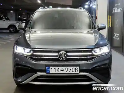 Volkswagen Tiguan 2023 2.0 гидро в Москве № 1918523, миниатюра 2