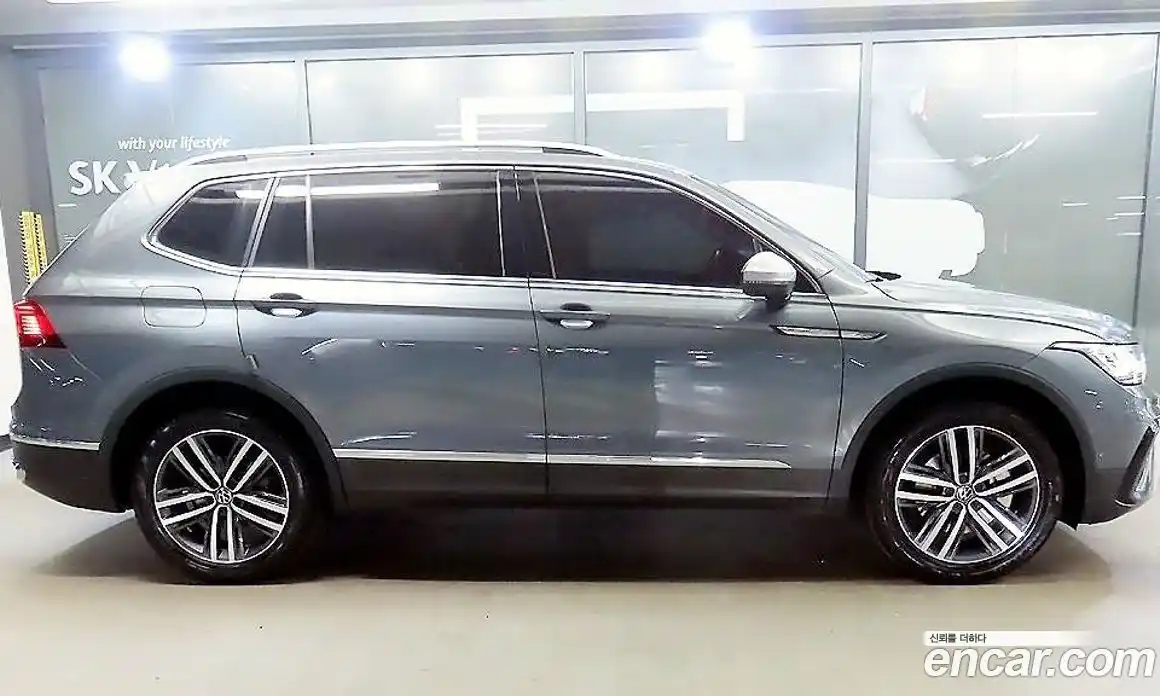 Volkswagen Tiguan 2023 2.0 гидро в Москве № 1918523, фото 3