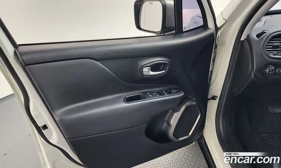 Jeep Renegade 2019 2.4 гидро в Москве № 1919113, фото 14