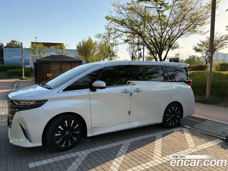 Toyota Alphard 2025 2.5 вариатор в Москве № 1919681, фото 5