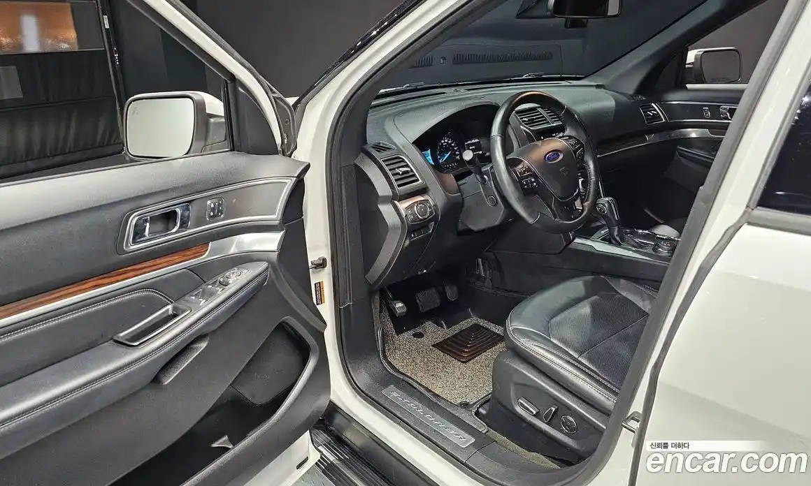 Ford Explorer 2018 2.3 гидро в Москве № 1920545, фото 10
