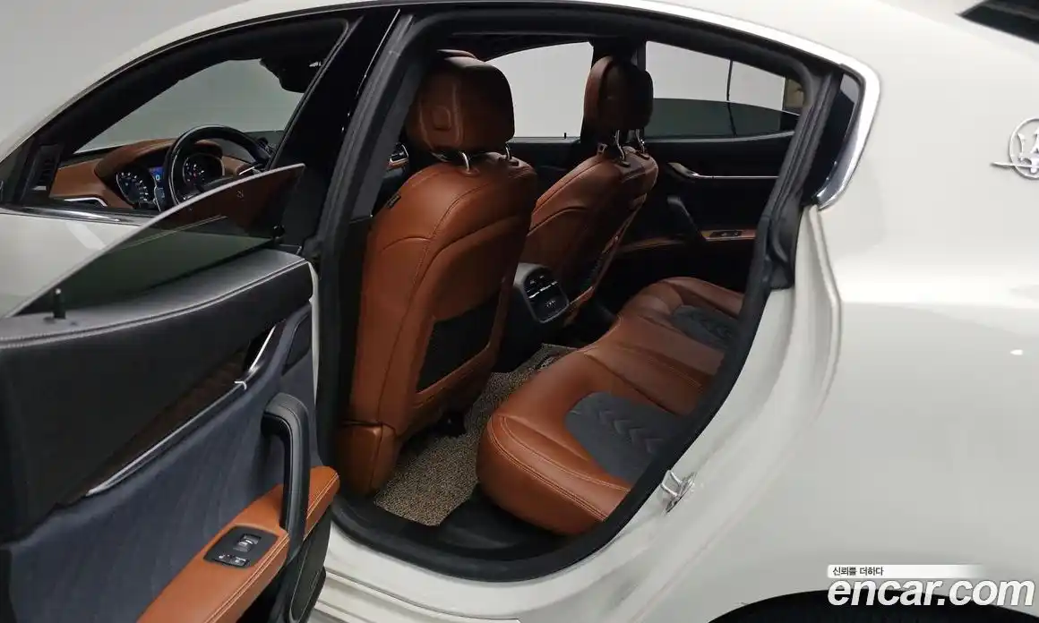 Maserati Ghibli 2018 3.0 гидро, фото 12