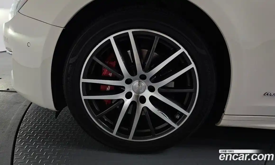 Maserati Ghibli 2018 3.0 гидро, фото 5