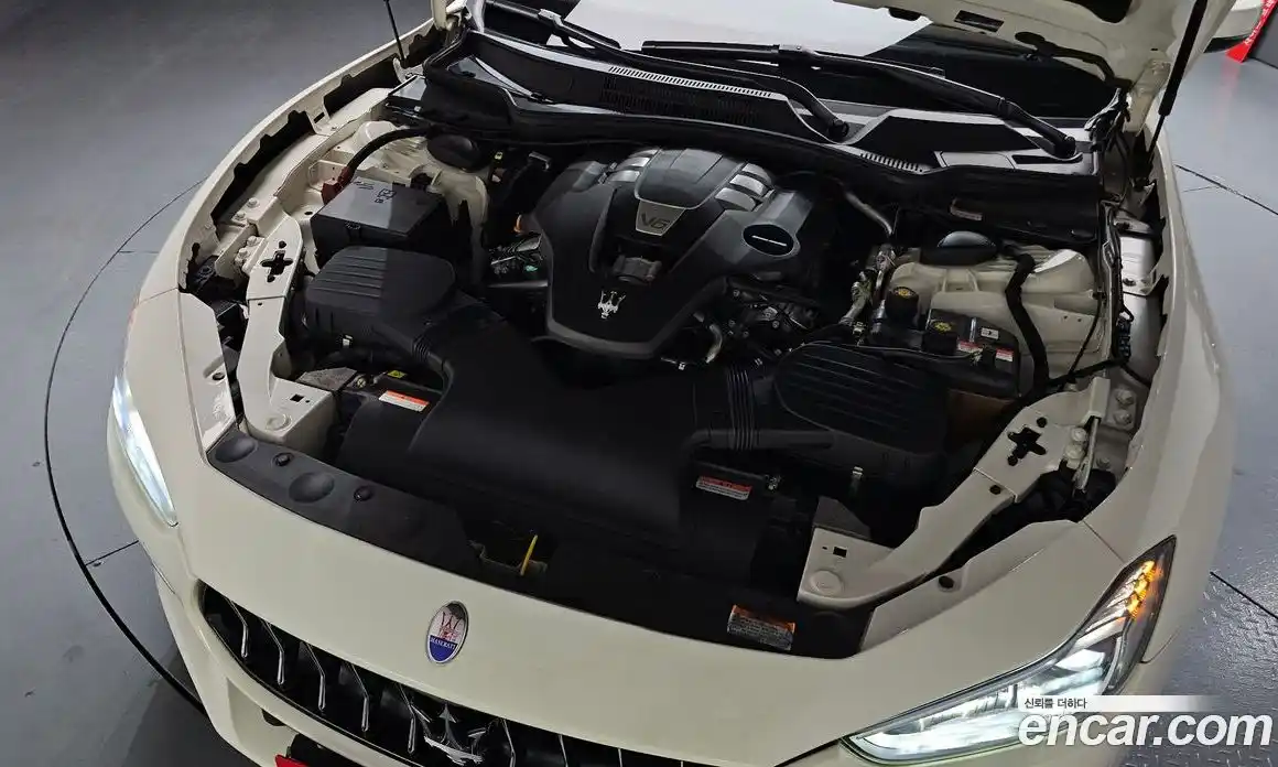 Maserati Ghibli 2018 3.0 гидро, фото 6