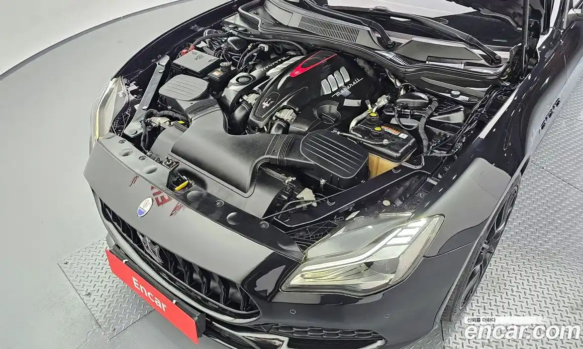 Maserati Quattroporte 2017 3.8 гидро, фото 6