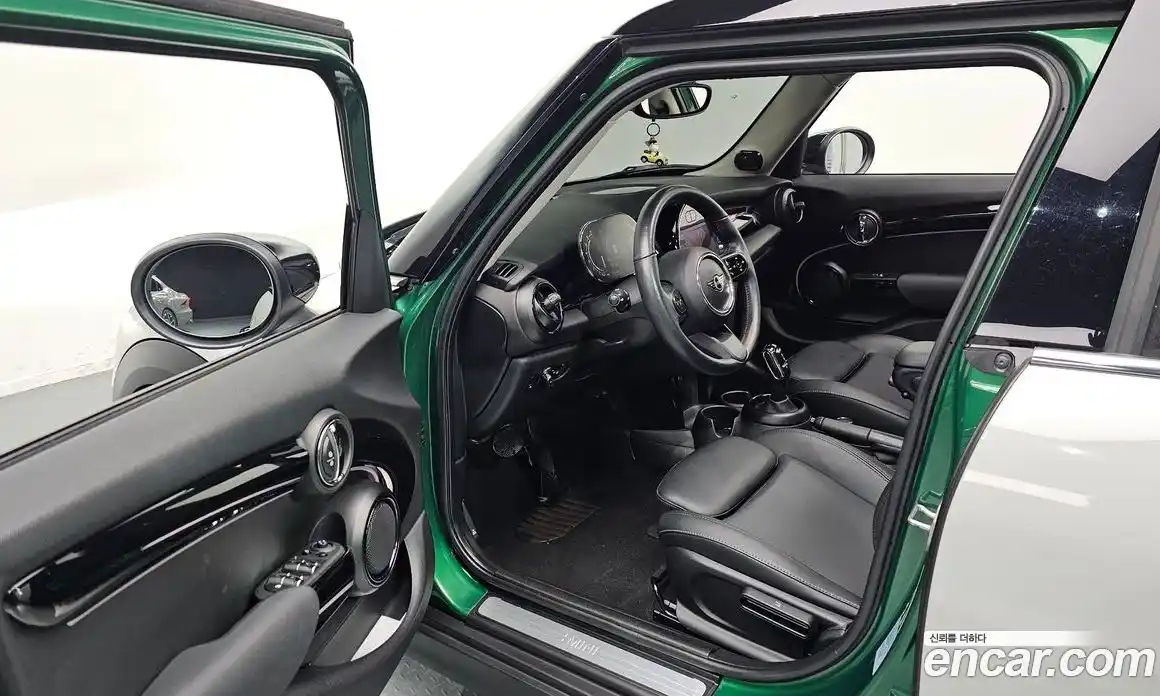 Mini Cooper 2022 1.5 гидро в Москве № 204190, фото 11