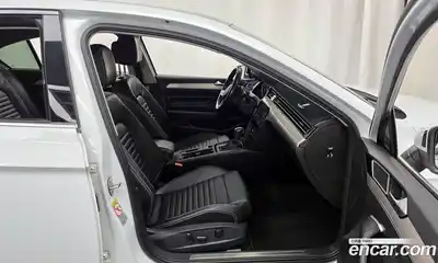Volkswagen Passat 2021 2.0 гидро в Москве № 214888, миниатюра 11