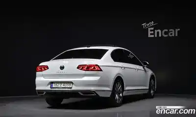 Volkswagen Passat 2021 2.0 гидро в Москве № 214888, миниатюра 2