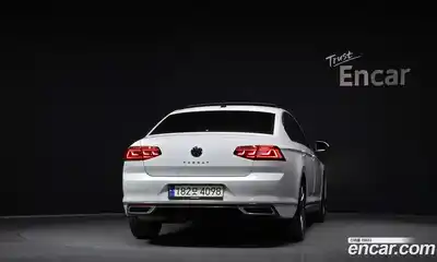 Volkswagen Passat 2021 2.0 гидро в Москве № 214888, миниатюра 4