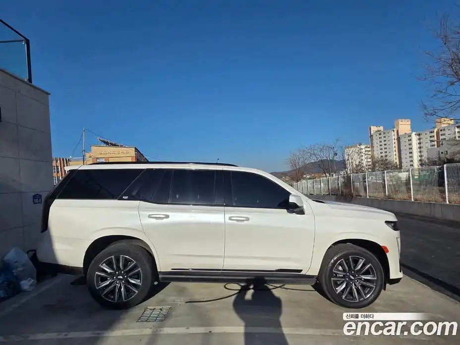 Cadillac Escalade 2023 6.2 гидро в Москве № 256396, фото 4