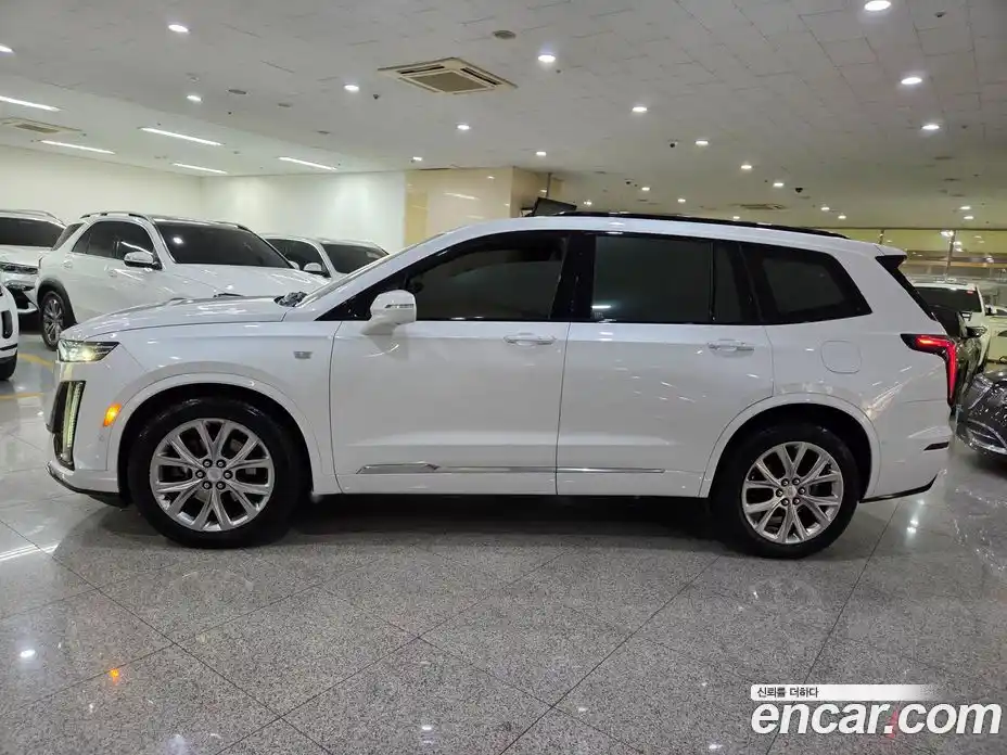 Cadillac XT6 2020 3.6 гидро в Москве № 256548, фото 3