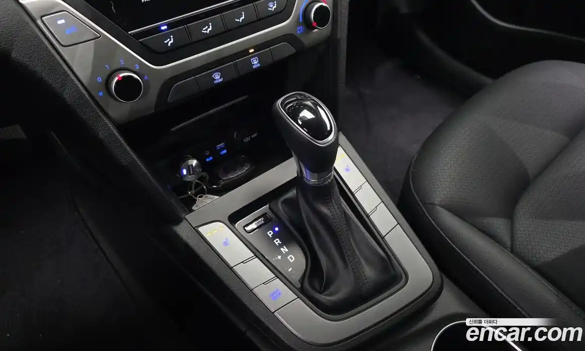 Hyundai Avante 2018 1.6 гидро в Москве № 1288430, фото 12