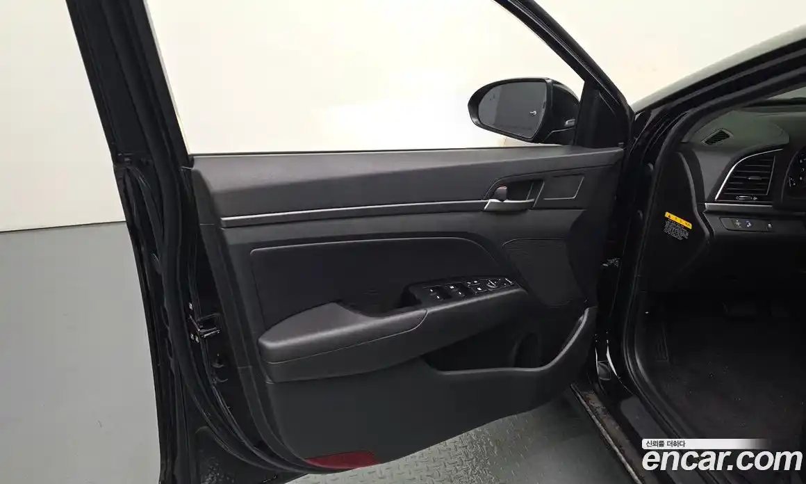 Hyundai Avante 2018 1.6 гидро в Москве № 1288430, фото 14