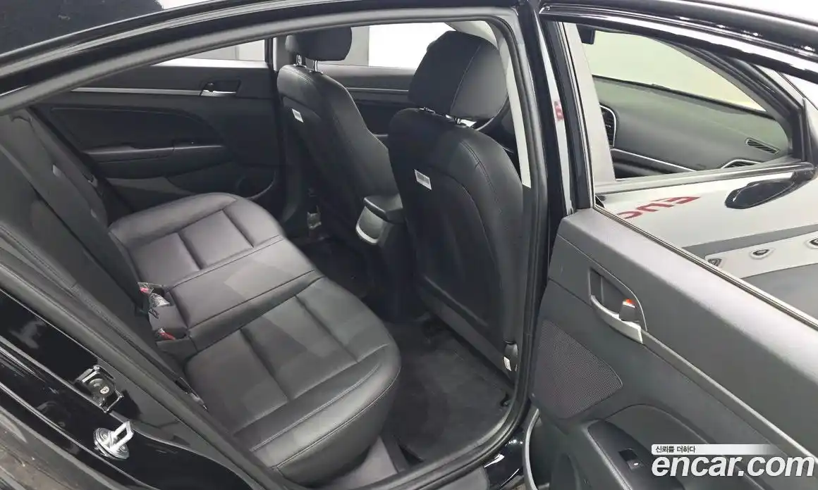 Hyundai Avante 2018 1.6 гидро в Москве № 1288430, фото 16