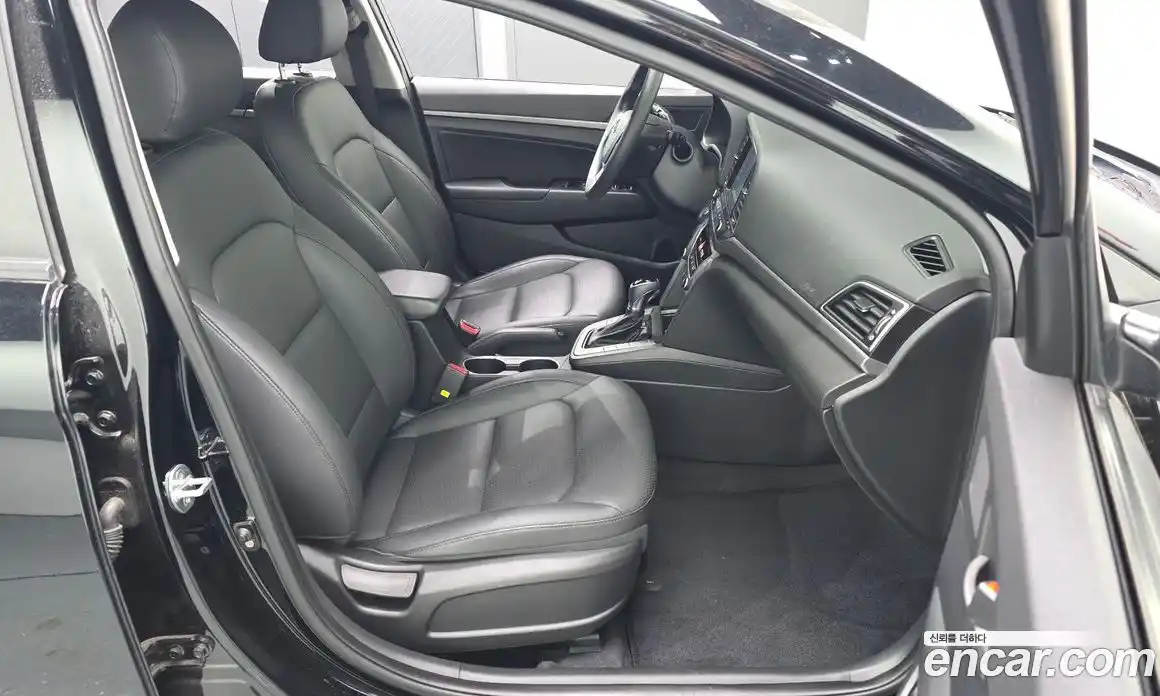 Hyundai Avante 2018 1.6 гидро в Москве № 1288430, фото 18