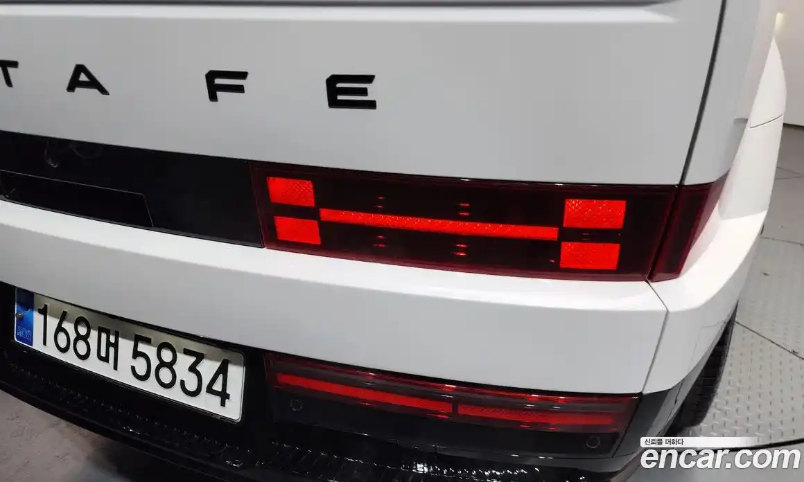 Hyundai Santa Fe 2023 2.5 гидро в Москве № 1317786, фото 9
