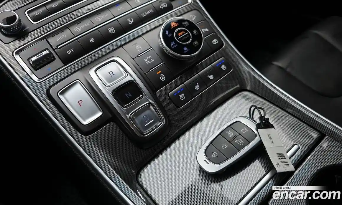 Hyundai Santa Fe 2023 2.2 гидро в Москве № 1417382, фото 12