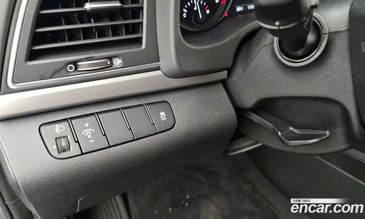 Hyundai Avante 2018 1.6 гидро в Москве № 1536927, фото 27