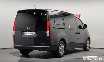 Hyundai Staria 2022 2.2 гидро в Москве № 1536984, миниатюра 2
