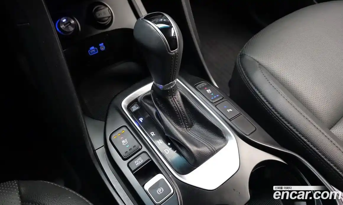 Hyundai Santa Fe 2018 2.0 гидро в Москве № 1537141, фото 12