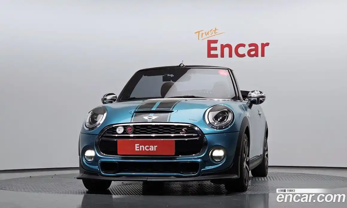 Mini Cooper Convertible 2018 2.0 гидро в Москве № 167155, фото 3
