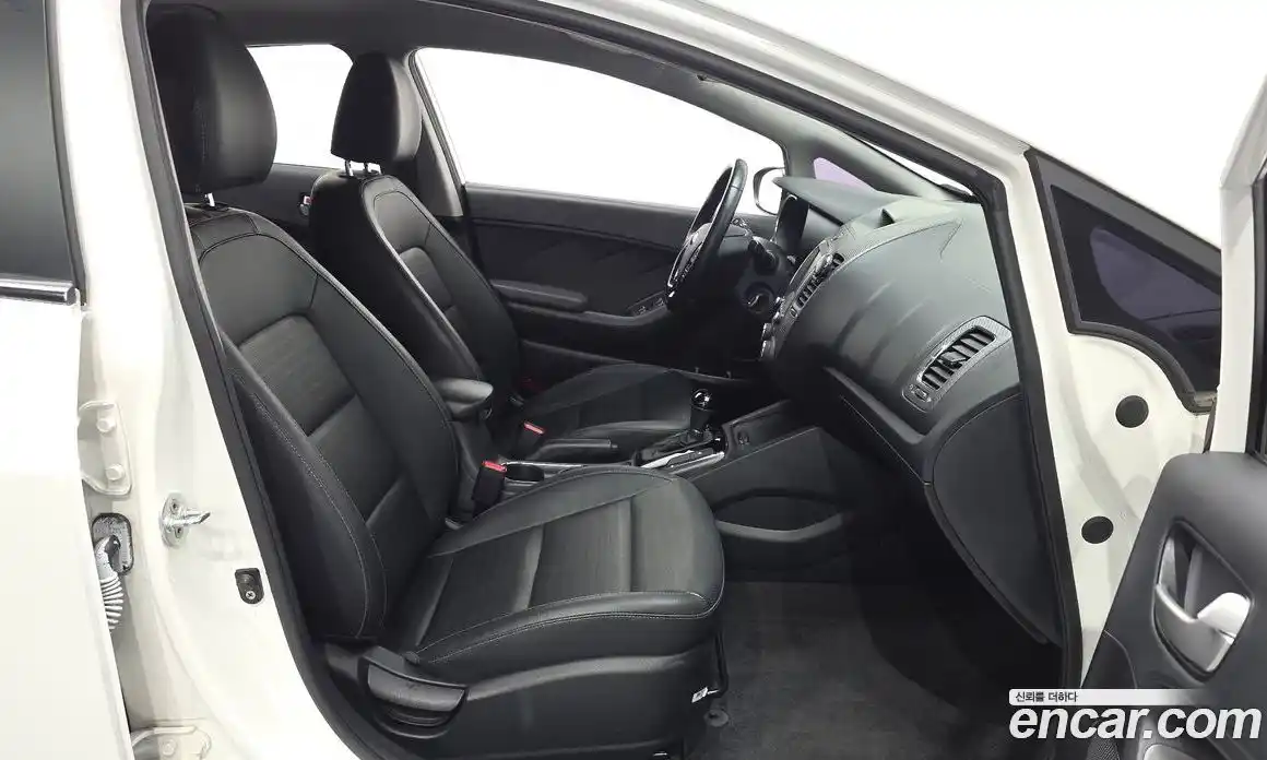 Kia K3 2016 1.6 гидро в Москве № 1758353, фото 13