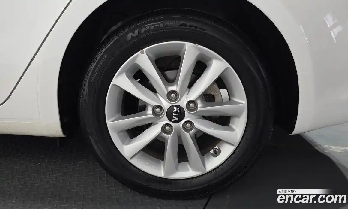 Kia K3 2016 1.6 гидро в Москве № 1758353, фото 7