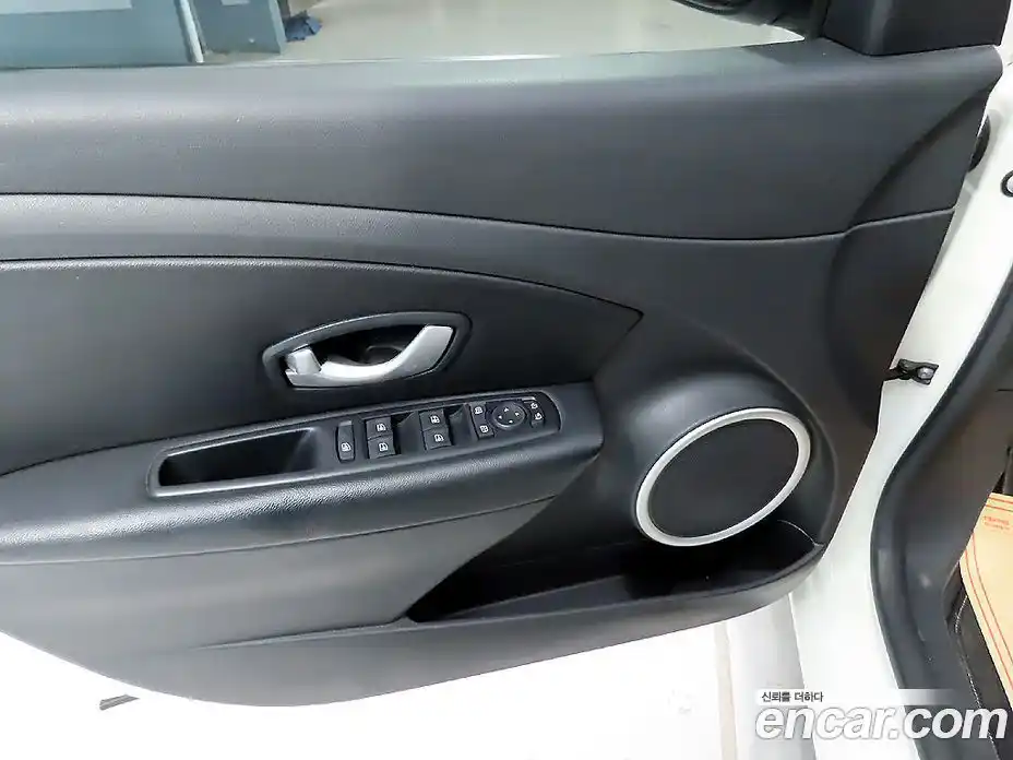 Renault SM3 2014 1.6 гидро в Москве № 186532, фото 12