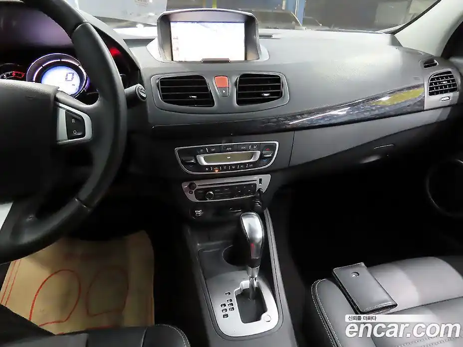 Renault SM3 2014 1.6 гидро в Москве № 186532, фото 9