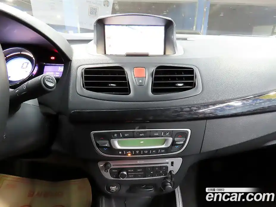 Renault SM3 2014 1.6 гидро в Москве № 186532, фото 10