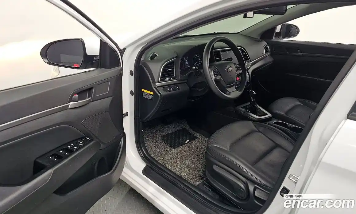 Hyundai Avante 2018 1.6 гидро в Москве № 1903998, фото 13