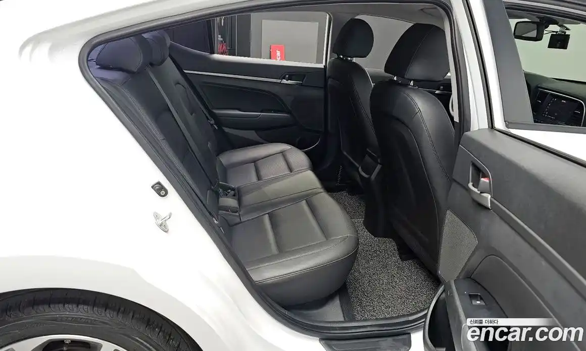 Hyundai Avante 2018 1.6 гидро в Москве № 1903998, фото 18