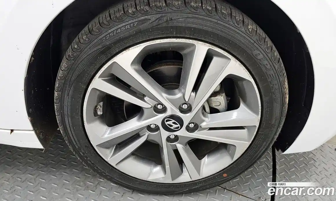 Hyundai Avante 2018 1.6 гидро в Москве № 1903998, фото 7