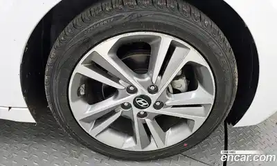 Hyundai Avante 2018 1.6 гидро в Москве № 1903998, миниатюра 7