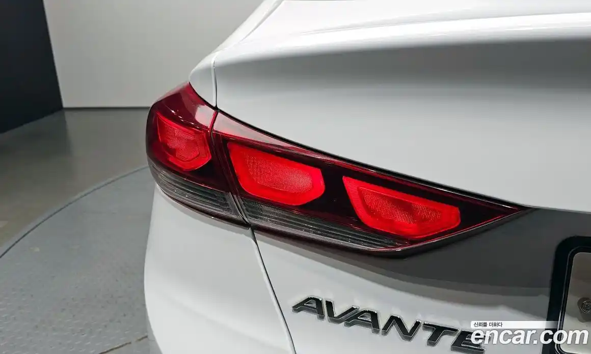 Hyundai Avante 2018 1.6 гидро в Москве № 1903998, фото 9
