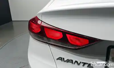 Hyundai Avante 2018 1.6 гидро в Москве № 1903998, миниатюра 9