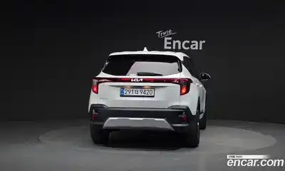 Kia Seltos 2024 2.0 гидро в Москве № 1904439, миниатюра 4