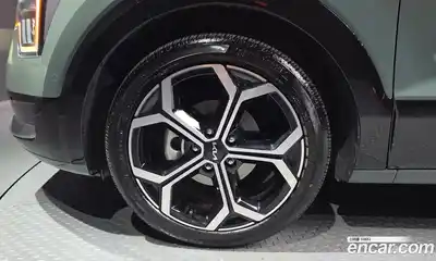 Kia Niro 2022 1.6 гидро в Москве № 1904444, миниатюра 5