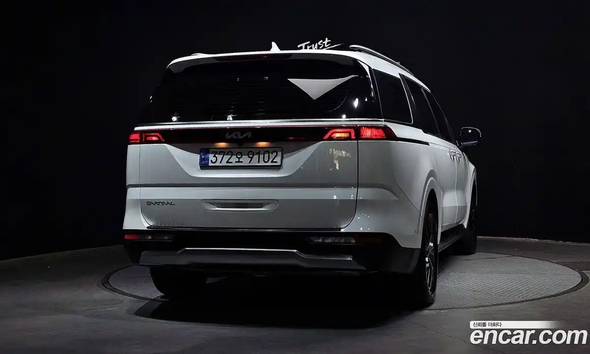 Kia Canival 2023 3.5 гидро в Москве № 1904871, фото 4