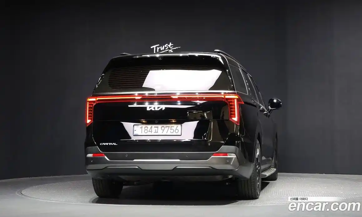 Kia Canival 2024 3.5 гидро в Москве № 1905092, фото 4