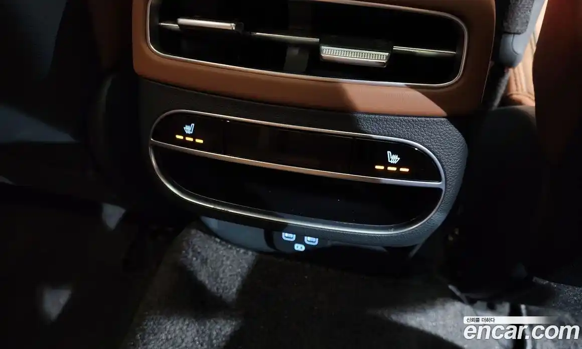 Genesis GV70 2023 2.5 гидро в Москве № 1905307, фото 32